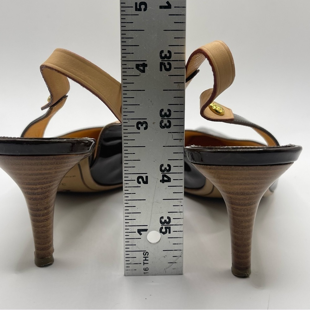 Louis Vuitton | Brown Patent Leather Pointed
Toe Slingback Sandals Heals | EU36 - Picture 14 of 15